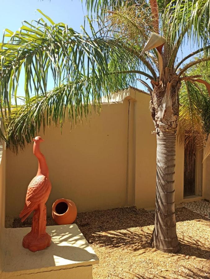 Quinta Pereiro Tropic Garden, Algarve Bed & Breakfast Moncarapacho Exterior photo